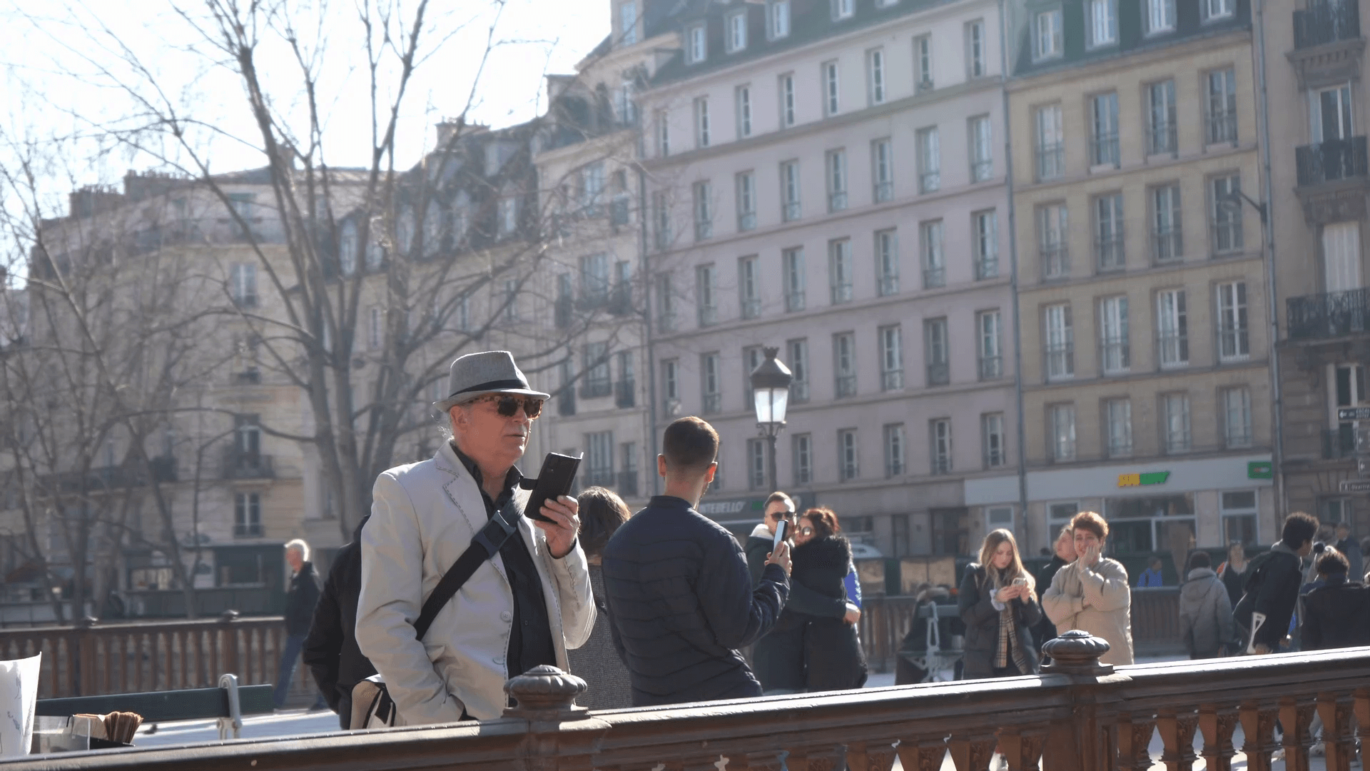 Keuschnigg beobachtet die Stadt