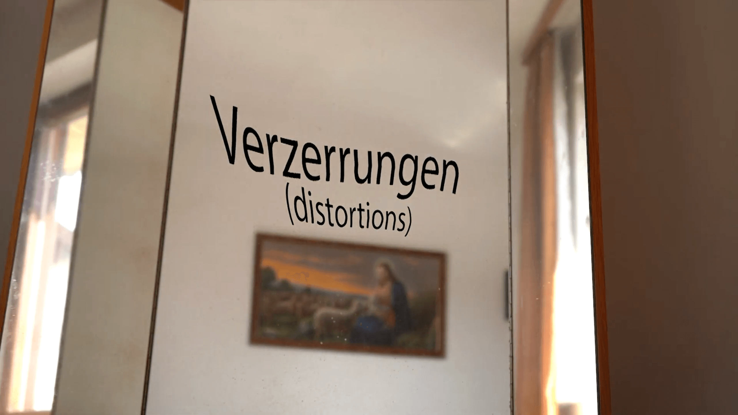 Standbild aus Verzerrungen